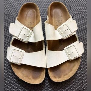 Birkenstock Arizona Birko-Flor White Size 7 (38)